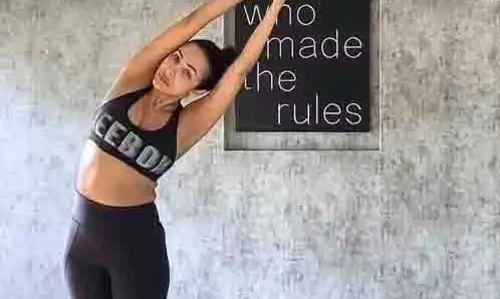 Malaika Arora ने कुछ योगा करके हफ्ते की शुरुआत की