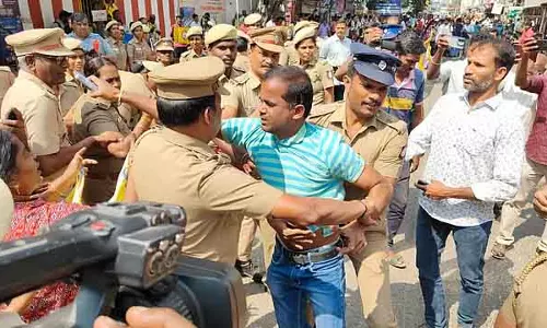 Chennai में विरोध प्रदर्शन में शामिल शिक्षक गिरफ्तार
