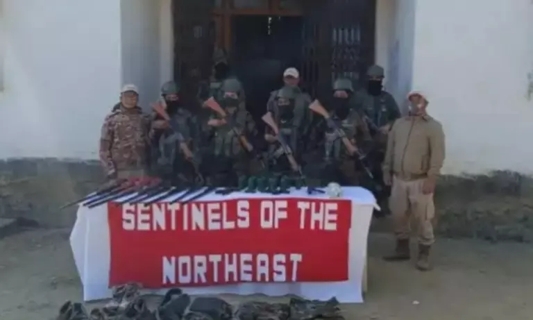 Manipur: चुराचांदपुर में UKNA कैंप का भंडाफोड़; 15 IEDs ज़ब्त Manipur: चुराचांदपुर में UKNA कैंप का भंडाफोड़; 15 IEDs ज़ब्त
