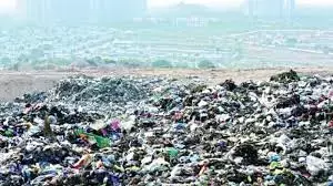 Hyderabad के आईटी ज़ोन में कचरे के पहाड़ खड़े हो गए Hyderabad के आईटी ज़ोन में कचरे के पहाड़ खड़े हो गए