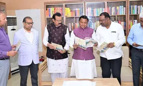 Odisha CM Majhi ने राज्य सरकार का मुखपत्र ‘प्रगति प्रभा’ लॉन्च किया Odisha CM Majhi ने राज्य सरकार का मुखपत्र ‘प्रगति प्रभा’ लॉन्च किया