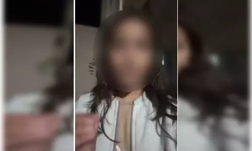 मदरसे के सामने पार्किंग को लेकर विवाद, भाई-बहन की पिटाई मदरसे के सामने पार्किंग को लेकर विवाद, भाई-बहन की पिटाई