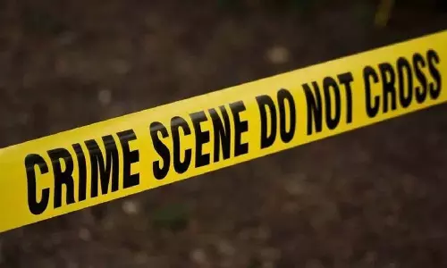Siddipet में क्रूर घटना: पति ने पत्नी का गला काटा, बेटी पर हमला किया