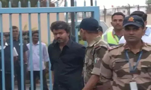 करूर भगदड़ मामले में CBI ने जांच तेज की, विजय फिर पेश हुए करूर भगदड़ मामले में CBI ने जांच तेज की, विजय फिर पेश हुए