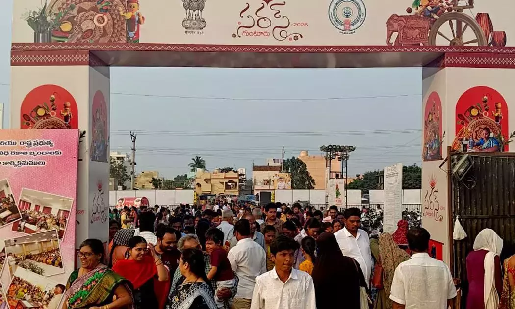 Mini इंडिया सरस मेले ने गुंटूर में टीम भावना और महिला उद्यम को बढ़ावा दिया Mini इंडिया सरस मेले ने गुंटूर में टीम भावना और महिला उद्यम को बढ़ावा दिया