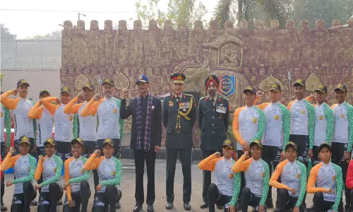 रक्षा राज्य मंत्री संजय सेठ ने NCC गणतंत्र दिवस शिविर 2026 में कैडेटों से बातचीत की