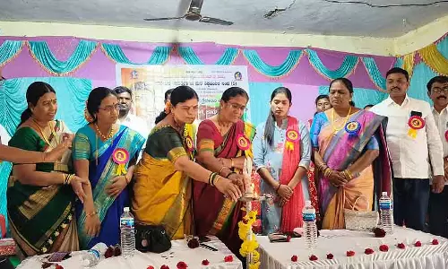 सावित्रीबाई फुले का जीवन महिला सशक्तिकरण के लिए अनुकूल है: Sujata Hunoor सावित्रीबाई फुले का जीवन महिला सशक्तिकरण के लिए अनुकूल है: Sujata Hunoor