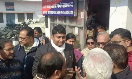Farrukhabad: चाइनीज मांझा बिक्री पर रोक, व्यापारियों से सहयोग की मांग Farrukhabad: चाइनीज मांझा बिक्री पर रोक, व्यापारियों से सहयोग की मांग