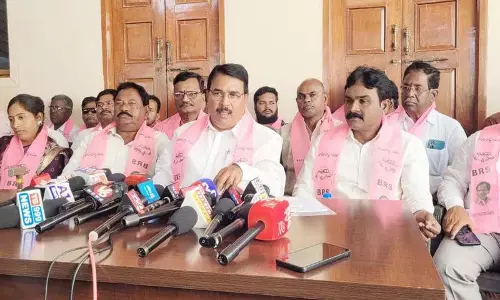 Revanth Reddy को सीएम के तौर पर छोटी-मोटी लड़ाइयां बंद करनी चाहिए: पूर्व मंत्री निरंजन रेड्डी