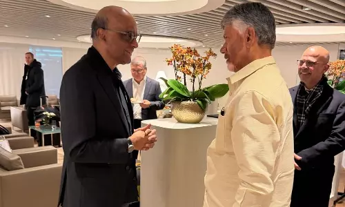 Andhra CM चंद्रबाबू नायडू ने ज्यूरिख में सिंगापुर के राष्ट्रपति से मुलाकात की Andhra CM चंद्रबाबू नायडू ने ज्यूरिख में सिंगापुर के राष्ट्रपति से मुलाकात की