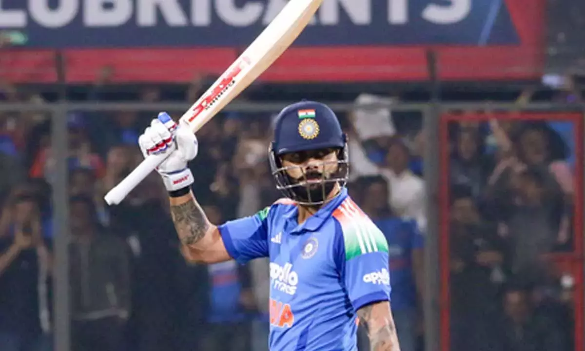 कोहली का काम रन बनाना है, किसी इमेज से बंधे रहना नहीं: Gavaskar कोहली का काम रन बनाना है, किसी इमेज से बंधे रहना नहीं: Gavaskar