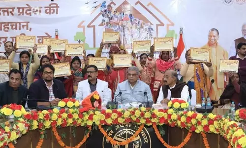 Bareilly: प्रमाणपत्र वितरण से लाभार्थियों की पहचान हुई पक्की Bareilly: प्रमाणपत्र वितरण से लाभार्थियों की पहचान हुई पक्की