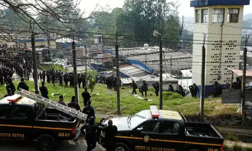 Guatemalan के राष्ट्रपति ने जेल दंगों के बाद 30 दिनों के लिए आपातकाल की घोषणा की Guatemalan के राष्ट्रपति ने जेल दंगों के बाद 30 दिनों के लिए आपातकाल की घोषणा की