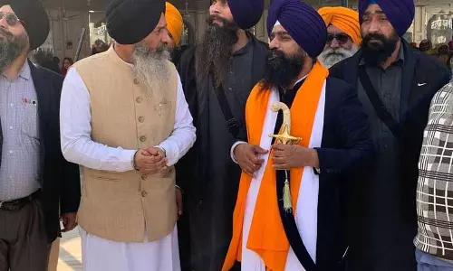Akal Takht के कार्यवाहक जत्थेदार ने तरनतारन दरबार साहिब का दौरा किया Akal Takht के कार्यवाहक जत्थेदार ने तरनतारन दरबार साहिब का दौरा किया