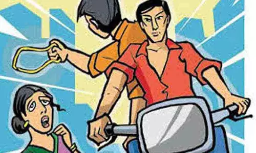 Dewas में मंदिर जा रही महिला को चेन स्नैचर्स ने बनाया निशाना