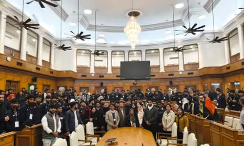 दिल्ली विधानसभा में कश्मीरी युवाओं ने संसदीय प्रक्रियाओं का किया प्रत्यक्ष अनुभव दिल्ली विधानसभा में कश्मीरी युवाओं ने संसदीय प्रक्रियाओं का किया प्रत्यक्ष अनुभव