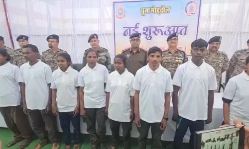 नक्सली संगठन को बड़ा झटका, 48 लाख के इनामी 9 नक्सली आत्मसमर्पण