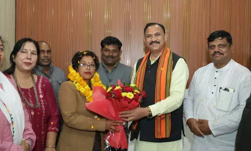 चिरमिरी में पार्षद सरोज दास के जन्मदिन पर स्वास्थ्य मंत्री श्याम बिहारी जायसवाल ने दी बधाई चिरमिरी में पार्षद सरोज दास के जन्मदिन पर स्वास्थ्य मंत्री श्याम बिहारी जायसवाल ने दी बधाई