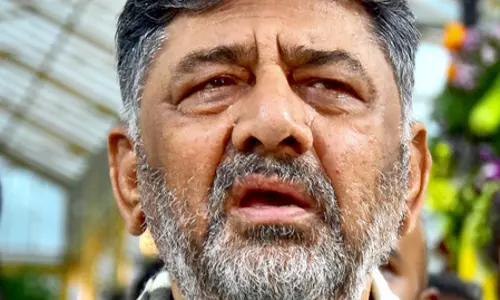 सभी स्थानीय निकाय चुनावों को एक साथ कराने पर विचार कर रही कर्नाटक सरकार: डीके शिवकुमार सभी स्थानीय निकाय चुनावों को एक साथ कराने पर विचार कर रही कर्नाटक सरकार: डीके शिवकुमार