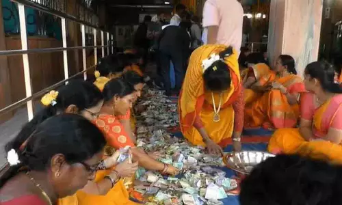माँ मझिघरियानी मंदिर दान हुंडी गिनती: 250 महिला वॉलंटियर लगी हुई