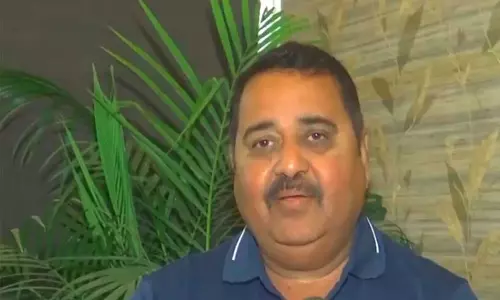 विराट कोहली के कोच राजकुमार शर्मा ने न्यूजीलैंड के खिलाफ तीसरे ODI में उनके शतक की सराहना की विराट कोहली के कोच राजकुमार शर्मा ने न्यूजीलैंड के खिलाफ तीसरे ODI में उनके शतक की सराहना की