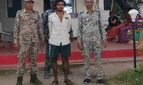 13 बोरी धान चोरी का खुलासा, पुलिस ने 24 घंटे में दो आरोपियों को किया गिरफ्तार 13 बोरी धान चोरी का खुलासा, पुलिस ने 24 घंटे में दो आरोपियों को किया गिरफ्तार