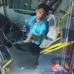 Surat: बुर्का पहनी महिला ने बस ड्राइवर को बुरी तरह पीटा Surat: बुर्का पहनी महिला ने बस ड्राइवर को बुरी तरह पीटा
