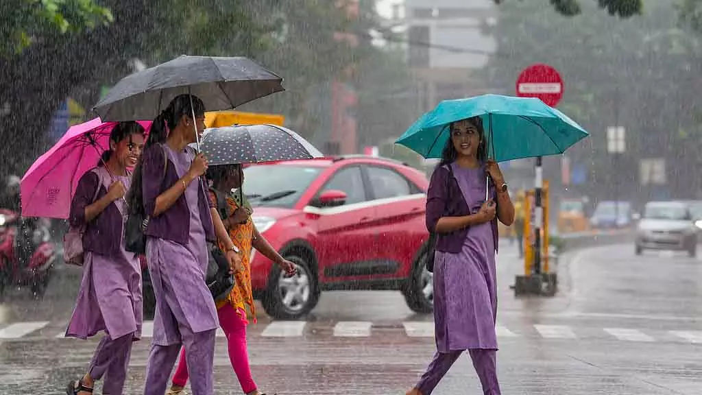 Tamil Nadu : उत्तर-पूर्वी मानसून कल वापस जा सकता है Tamil Nadu : उत्तर-पूर्वी मानसून कल वापस जा सकता है