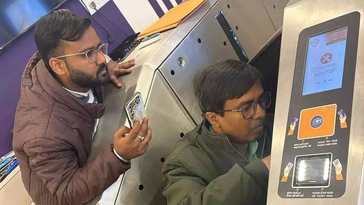 भोपाल मेट्रो के लिए ऑटोमैटिक किराया कलेक्शन सिस्टम लगाने के लिए DMRC की टीम पहुंची भोपाल मेट्रो के लिए ऑटोमैटिक किराया कलेक्शन सिस्टम लगाने के लिए DMRC की टीम पहुंची