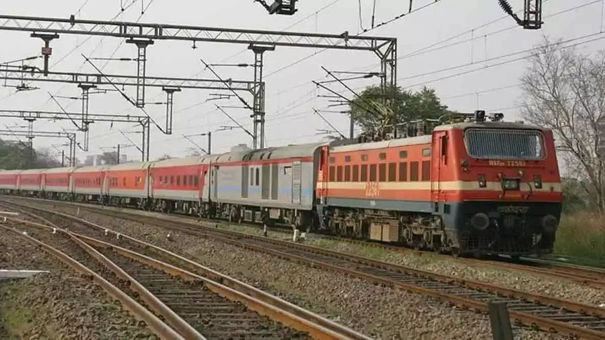 MP : सुरक्षा अलर्ट के बीच रेलवे ने दिल्ली जाने वाले पार्सल पर 4 दिनों के लिए रोक लगाई MP : सुरक्षा अलर्ट के बीच रेलवे ने दिल्ली जाने वाले पार्सल पर 4 दिनों के लिए रोक लगाई
