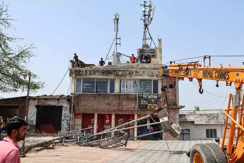 Kotkapura में फोन टावर लगाने को लेकर हुए विवाद में झड़प Kotkapura में फोन टावर लगाने को लेकर हुए विवाद में झड़प