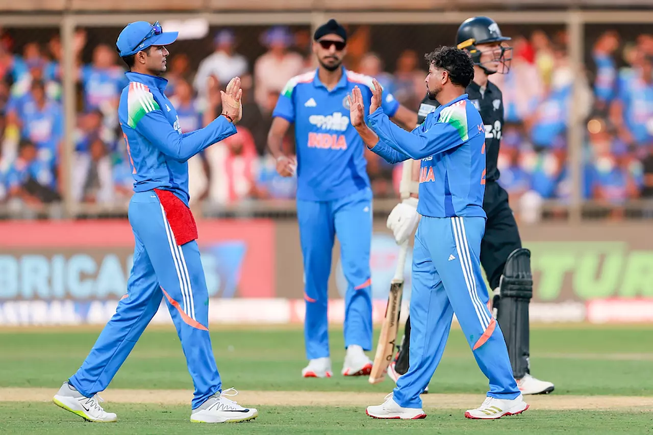 New Zealand के खिलाफ शर्मनाक हार के बाद टीम इंडिया आलोचनाओं के घेरे में New Zealand के खिलाफ शर्मनाक हार के बाद टीम इंडिया आलोचनाओं के घेरे में