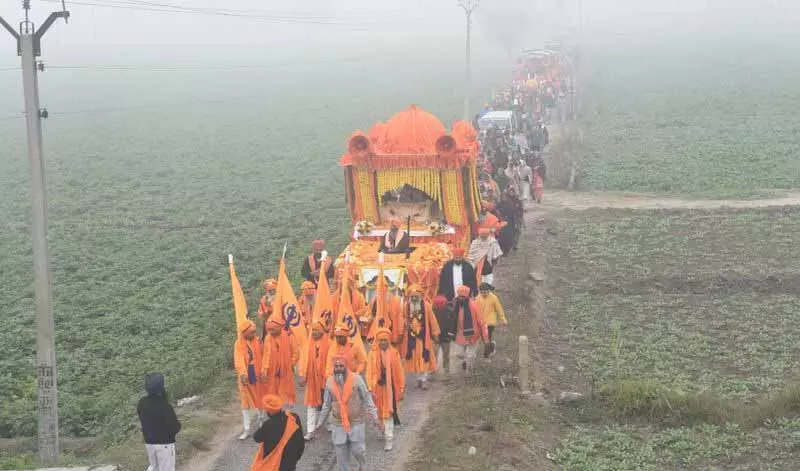 Dera Baba Harji Sahib में दसवें गुरु का प्रकाशोत्सव भव्य नगर कीर्तन के साथ मनाया गया Dera Baba Harji Sahib में दसवें गुरु का प्रकाशोत्सव भव्य नगर कीर्तन के साथ मनाया गया
