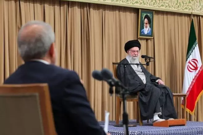 Khamenei पर हमले को लेकर ईरान के राष्ट्रपति की सख्त चेतावनी Khamenei पर हमले को लेकर ईरान के राष्ट्रपति की सख्त चेतावनी