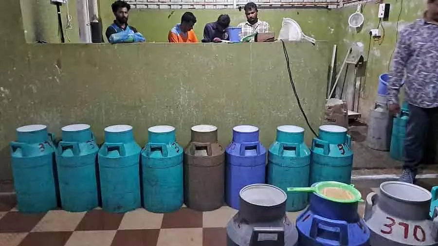 Karnataka : मिलावटी दूध उत्पादन एक और आरोपी गिरफ्तार Karnataka : मिलावटी दूध उत्पादन एक और आरोपी गिरफ्तार