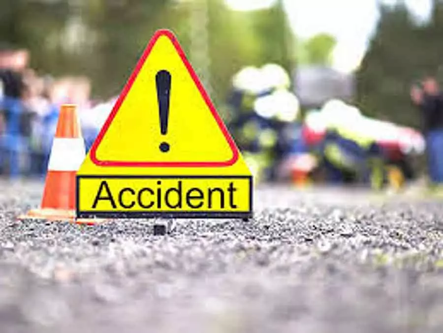 Accident : एक व्यक्ति की मौत, छह घायल Accident : एक व्यक्ति की मौत, छह घायल