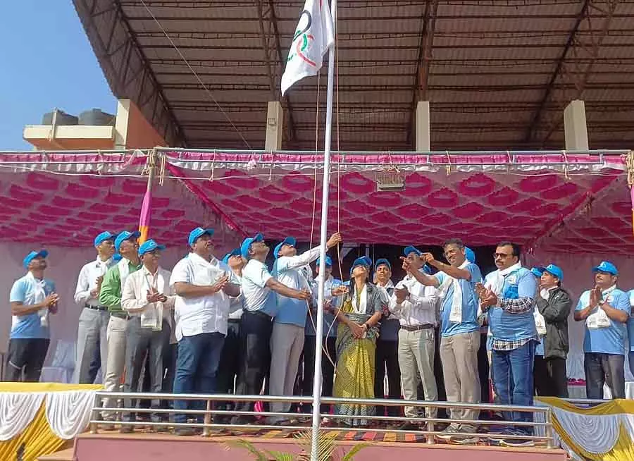 खेलकूद से तनाव कम करने में मदद मिलती है: District Collector खेलकूद से तनाव कम करने में मदद मिलती है: District Collector
