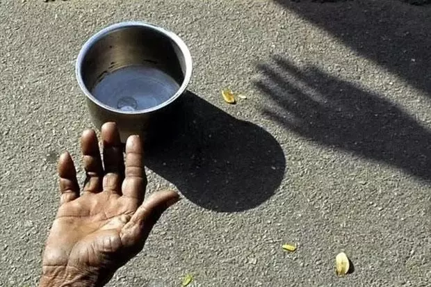 Indore में भिखारी मुक्त अभियान के दौरान भेष बदलकर करोड़पति का पता चला Indore में भिखारी मुक्त अभियान के दौरान भेष बदलकर करोड़पति का पता चला