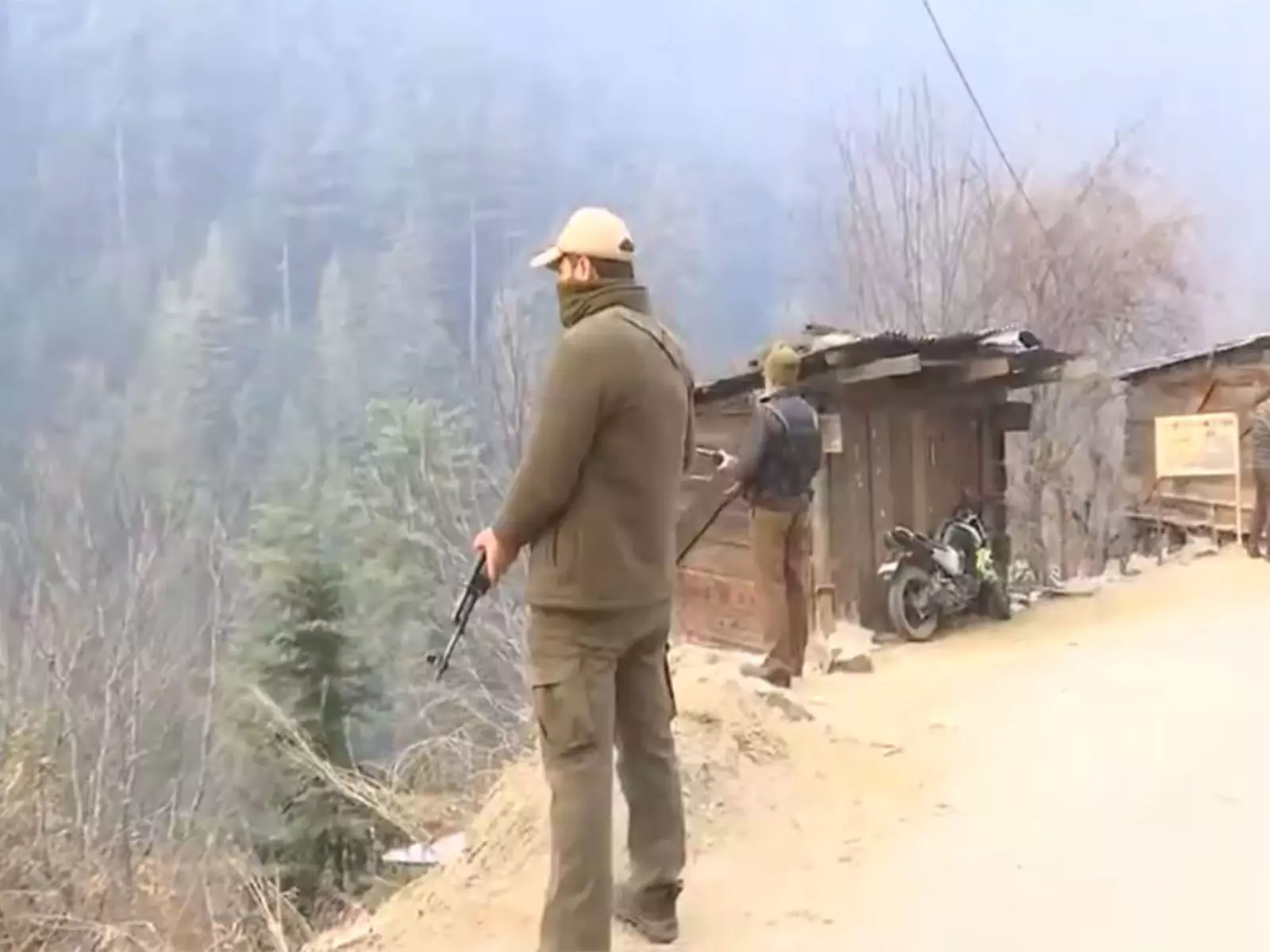 Kishtwar मुठभेड़ में आठ जवान घायल Kishtwar मुठभेड़ में आठ जवान घायल