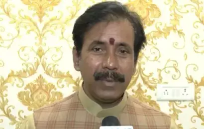 Siddaramaiah ने कर्नाटक में एक्साइज स्कैम पर मंत्री थिम्मापुर से सफाई मांगी Siddaramaiah ने कर्नाटक में एक्साइज स्कैम पर मंत्री थिम्मापुर से सफाई मांगी