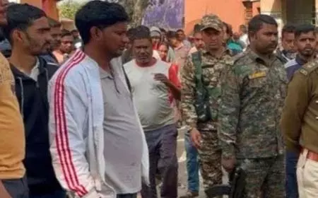 मां-बेटी के शव कमरे में फंदे से लटके मिले, कर्ज के दबाव में आत्महत्या की आशंका मां-बेटी के शव कमरे में फंदे से लटके मिले, कर्ज के दबाव में आत्महत्या की आशंका