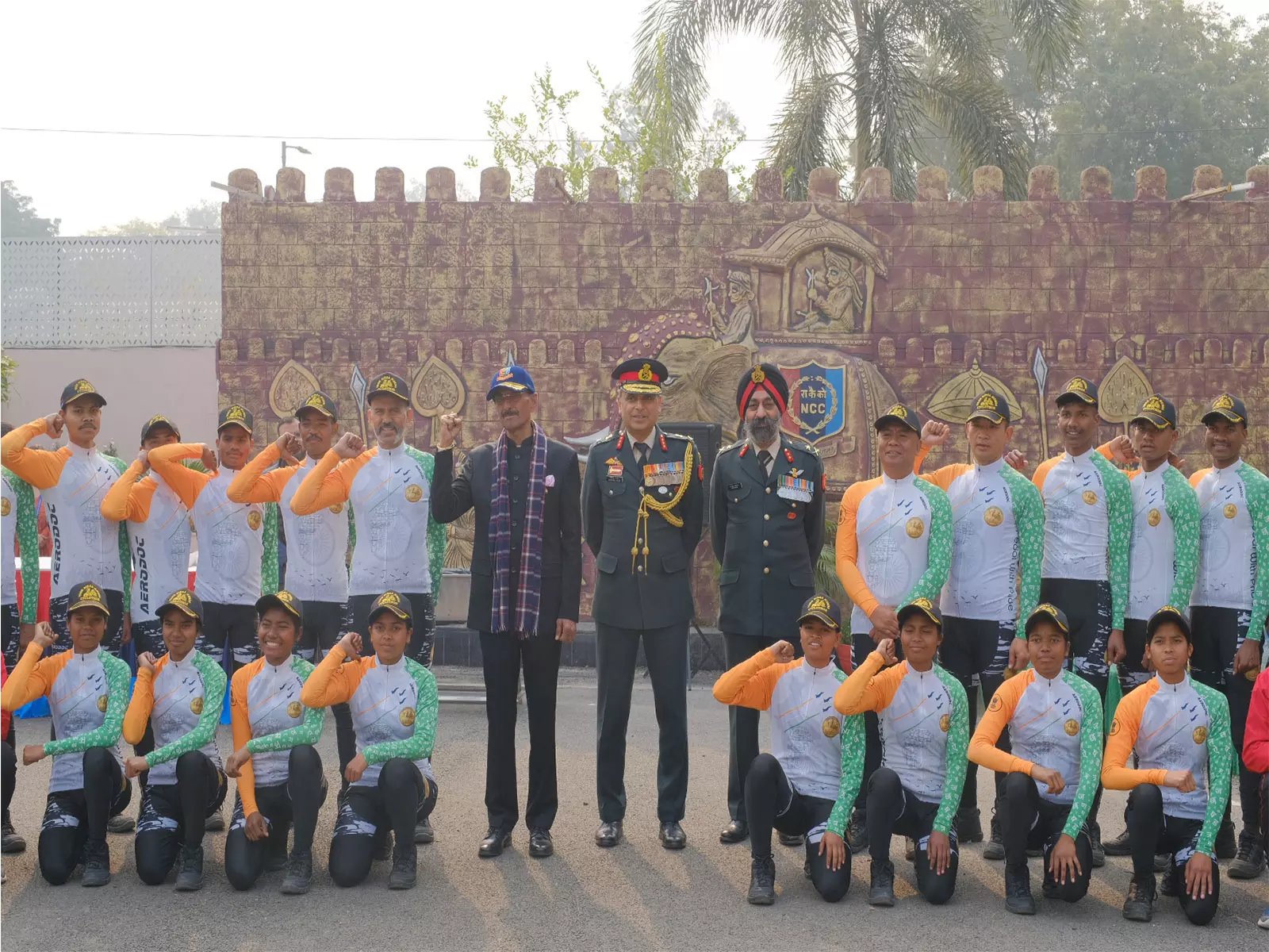 रक्षा राज्य मंत्री संजय सेठ ने NCC गणतंत्र दिवस शिविर 2026 में कैडेटों से बातचीत की रक्षा राज्य मंत्री संजय सेठ ने NCC गणतंत्र दिवस शिविर 2026 में कैडेटों से बातचीत की
