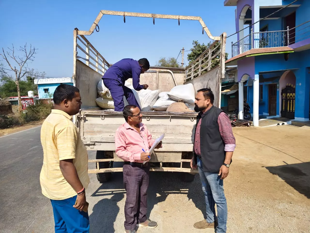 पोहा मिलों के स्टॉक सील, अनियमितता पर बड़ी कार्रवाई पोहा मिलों के स्टॉक सील, अनियमितता पर बड़ी कार्रवाई