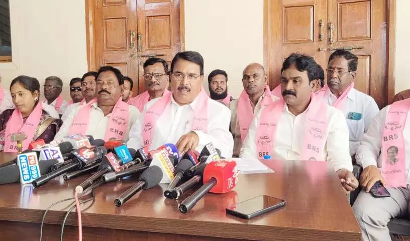 Revanth Reddy को सीएम के तौर पर छोटी-मोटी लड़ाइयां बंद करनी चाहिए: पूर्व मंत्री निरंजन रेड्डी Revanth Reddy को सीएम के तौर पर छोटी-मोटी लड़ाइयां बंद करनी चाहिए: पूर्व मंत्री निरंजन रेड्डी