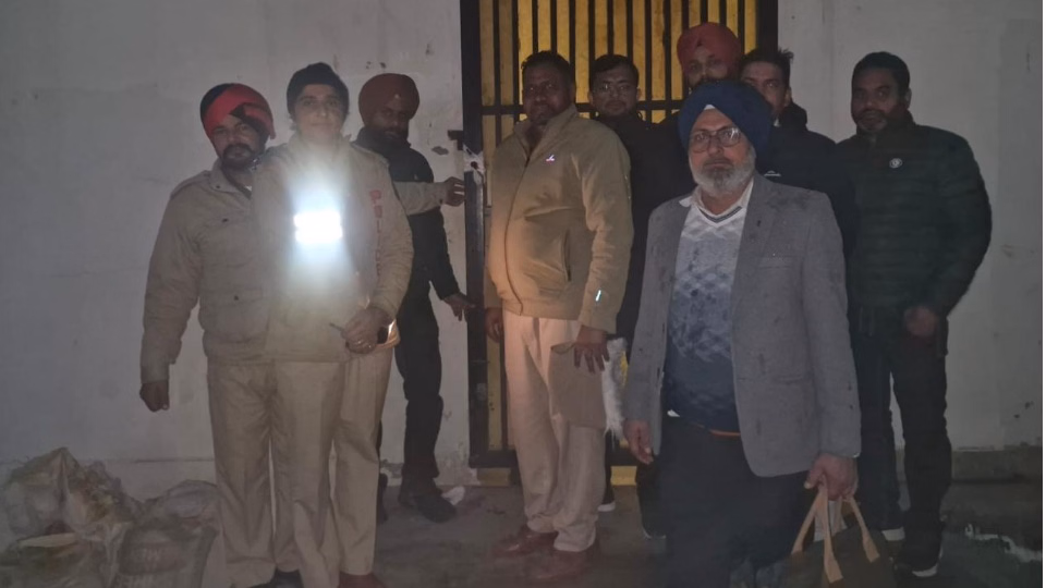 Bathinda: प्रतिबंधित दवाइयों के साथ बठिंडा में फैक्ट्री सील, कार्रवाई तेज Bathinda: प्रतिबंधित दवाइयों के साथ बठिंडा में फैक्ट्री सील, कार्रवाई तेज