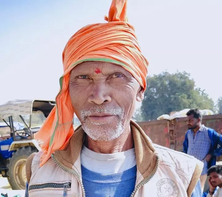 भरोसे की खेती : डिजिटल धान खरीदी से किसान तीरथ राज सिंह बना आत्मनिर्भर भरोसे की खेती : डिजिटल धान खरीदी से किसान तीरथ राज सिंह बना आत्मनिर्भर