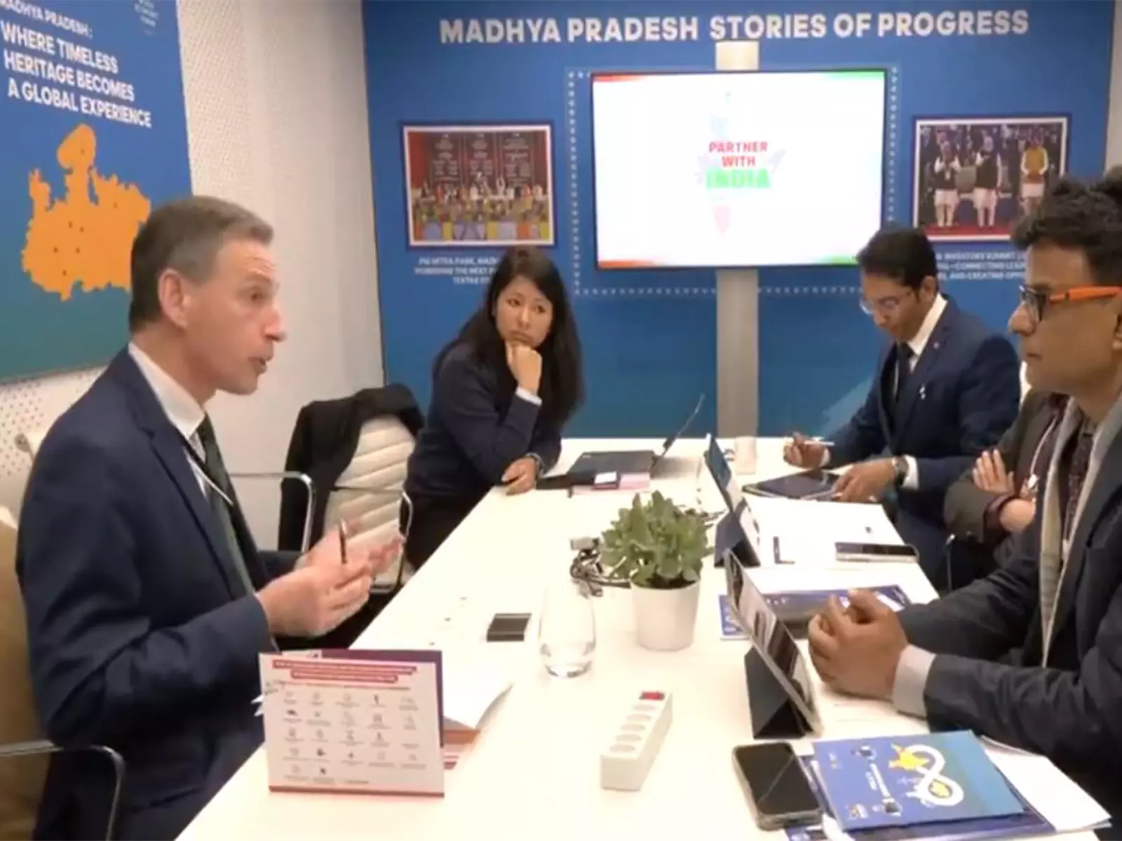 मध्य प्रदेश टचलैब: AI सहयोग की संभावनाएं मध्य प्रदेश टचलैब: AI सहयोग की संभावनाएं