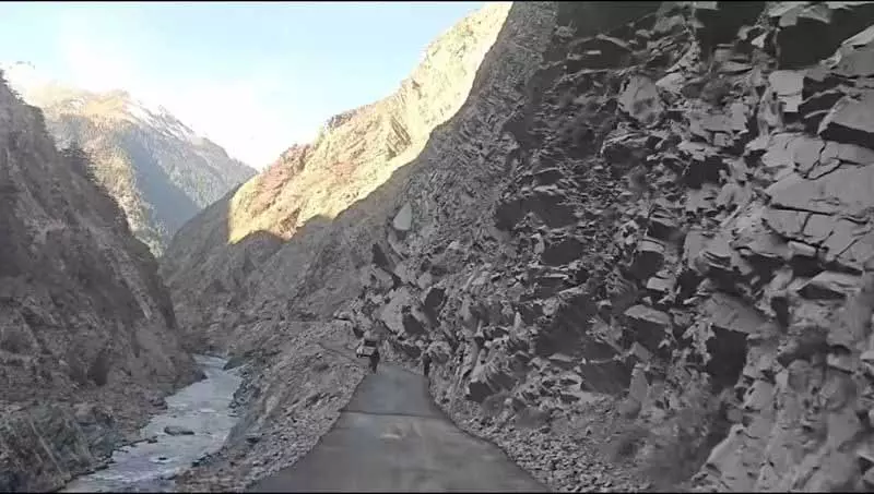 खराब मौसम की वजह से Kilar-Thirot-Tandi सड़क के काम में देरी खराब मौसम की वजह से Kilar-Thirot-Tandi सड़क के काम में देरी
