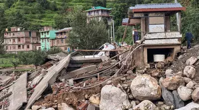 Mandi: आपदा प्रभावित घर के निर्माण में विवाद बढ़ा Mandi: आपदा प्रभावित घर के निर्माण में विवाद बढ़ा