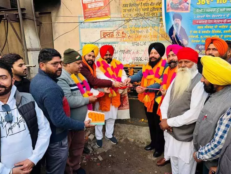 Amritsar के गुमटाला गांव में दशकों बाद पीने के पानी का प्रोजेक्ट शुरू हुआ Amritsar के गुमटाला गांव में दशकों बाद पीने के पानी का प्रोजेक्ट शुरू हुआ